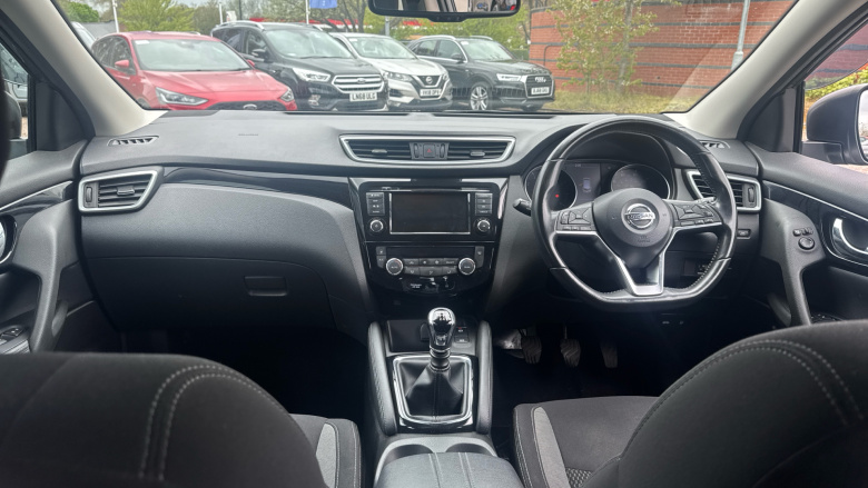 Nissan Qashqai 1.3 DiG-T Acenta Premium 5dr Petrol Hatchback